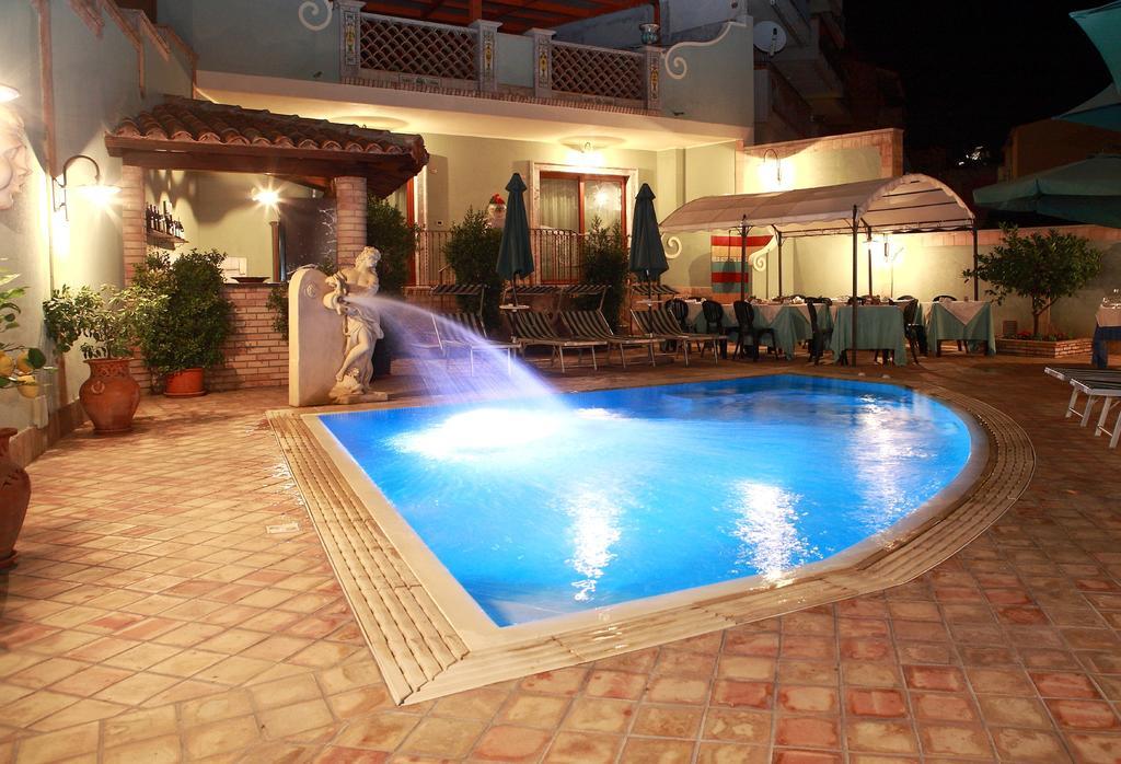 Villa Cristina Giardini Naxos Exterior photo