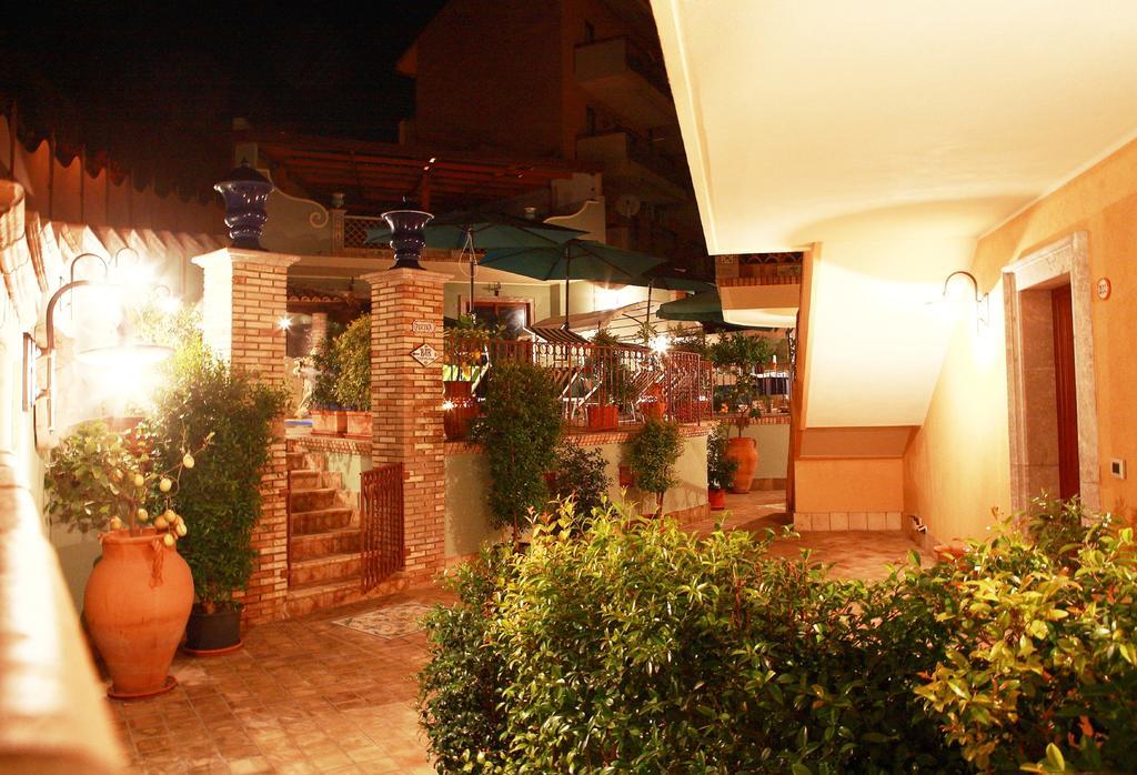 Villa Cristina Giardini Naxos Exterior photo