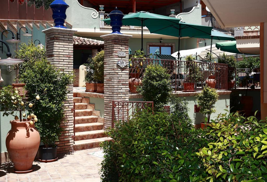 Villa Cristina Giardini Naxos Exterior photo