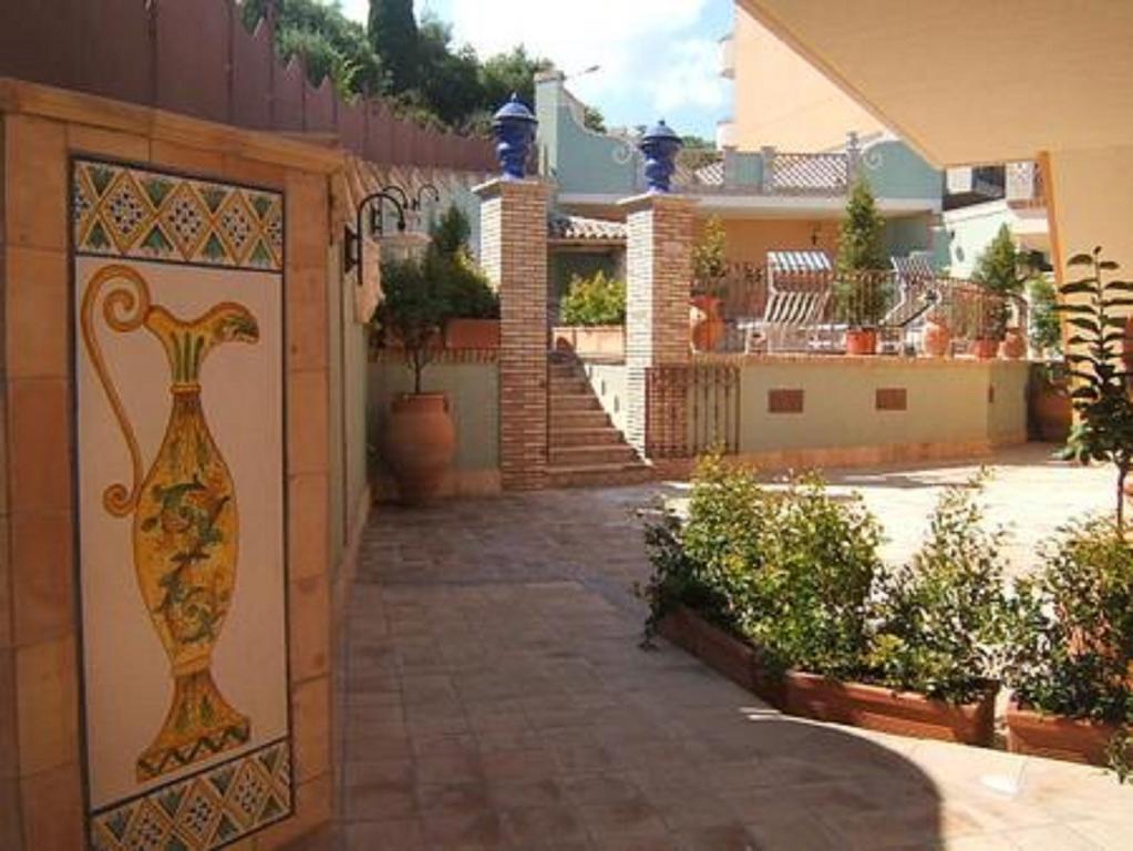 Villa Cristina Giardini Naxos Exterior photo