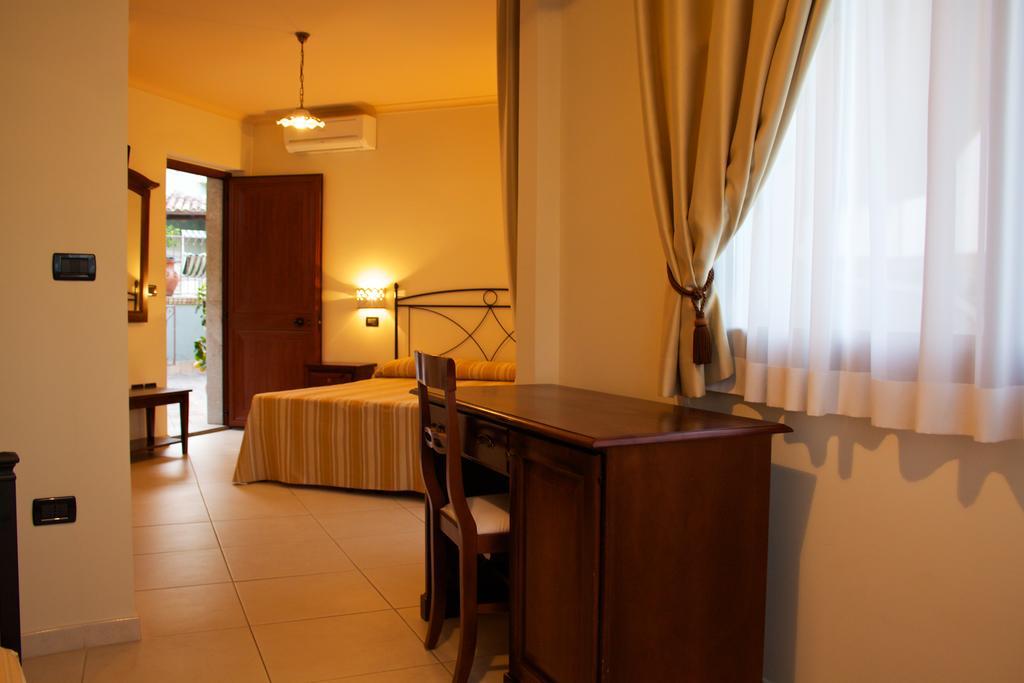 Villa Cristina Giardini Naxos Exterior photo