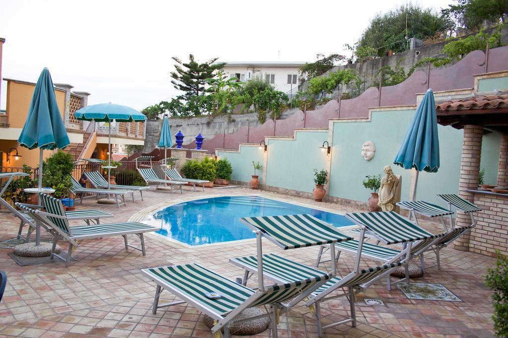 Villa Cristina Giardini Naxos Exterior photo