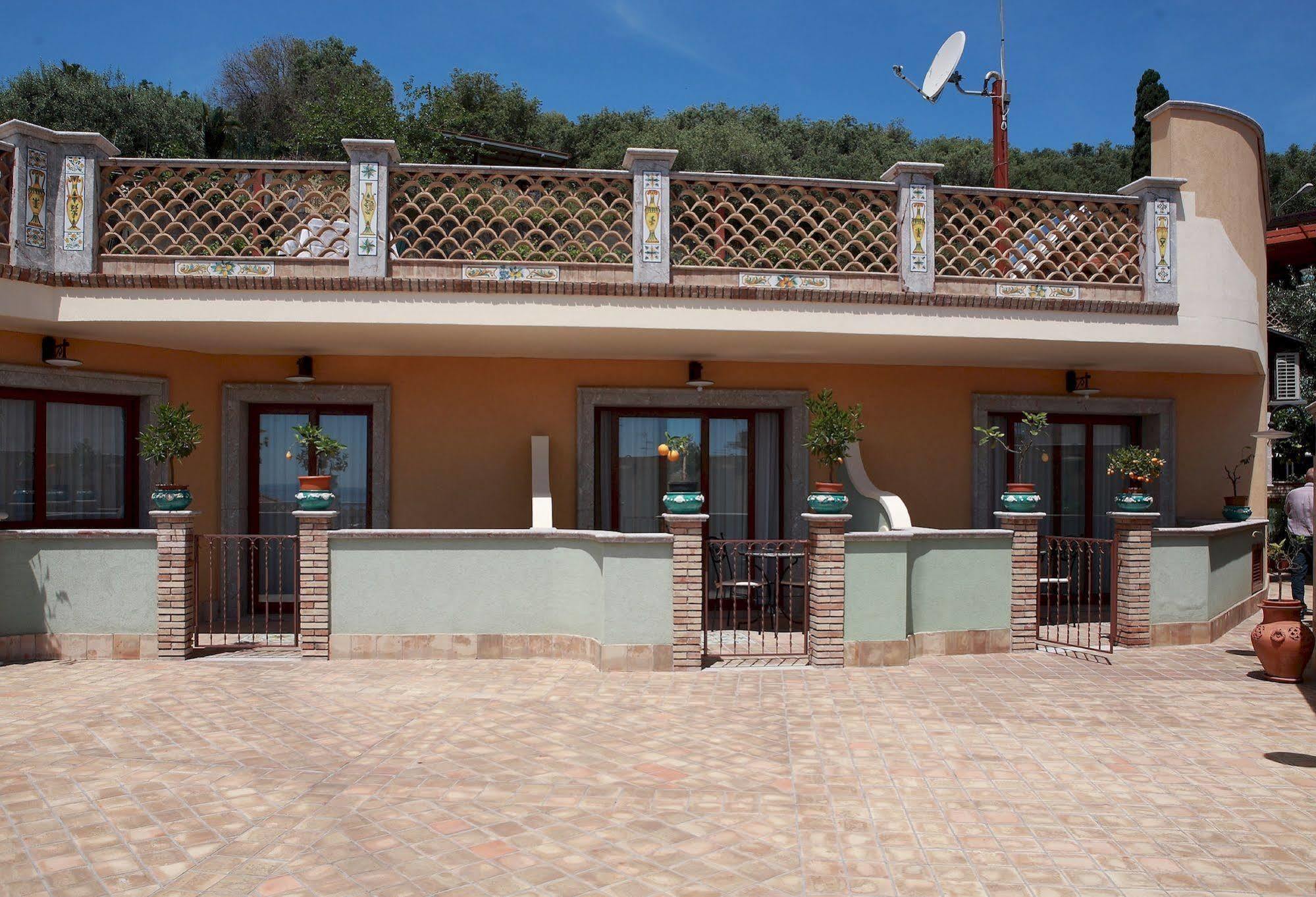 Villa Cristina Giardini Naxos Exterior photo