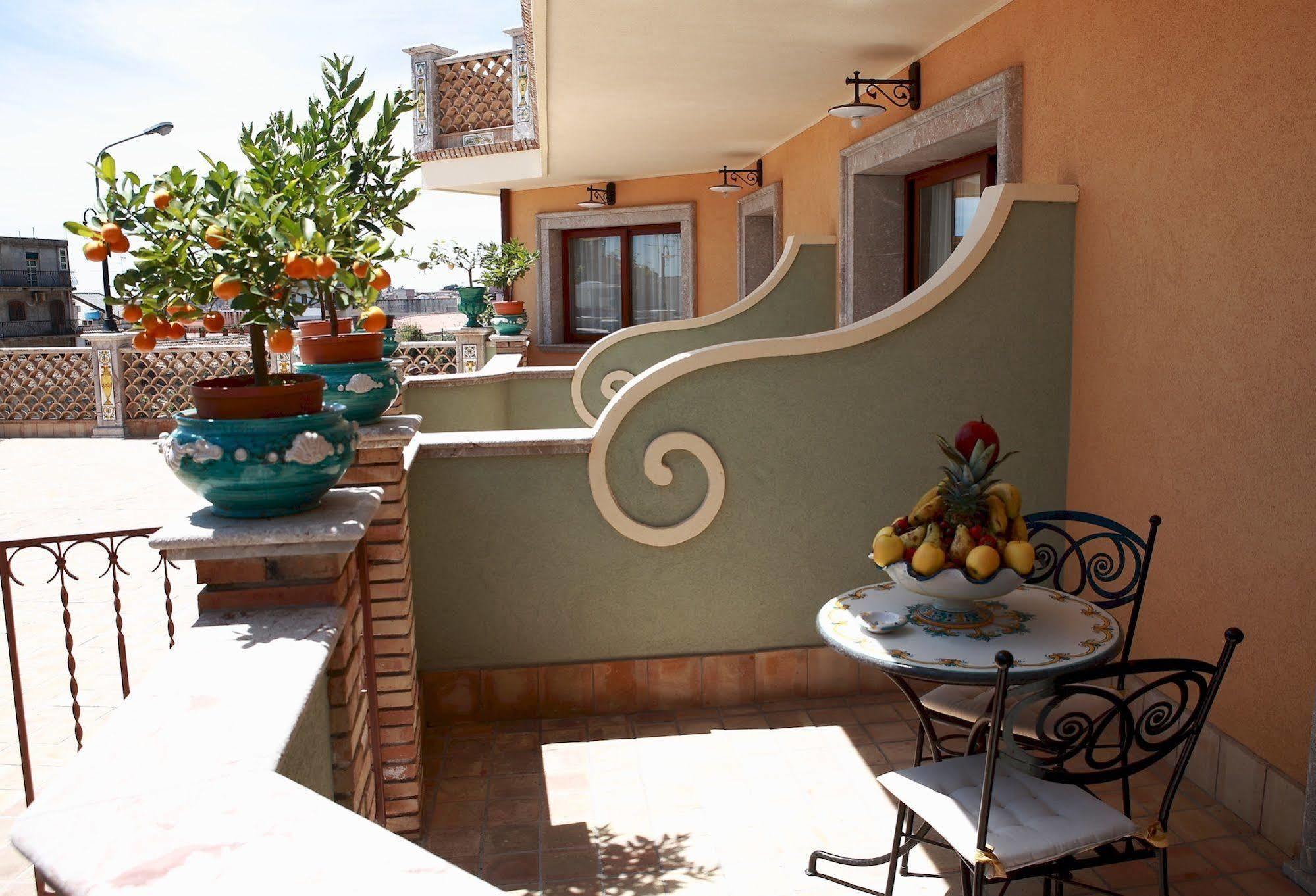 Villa Cristina Giardini Naxos Exterior photo