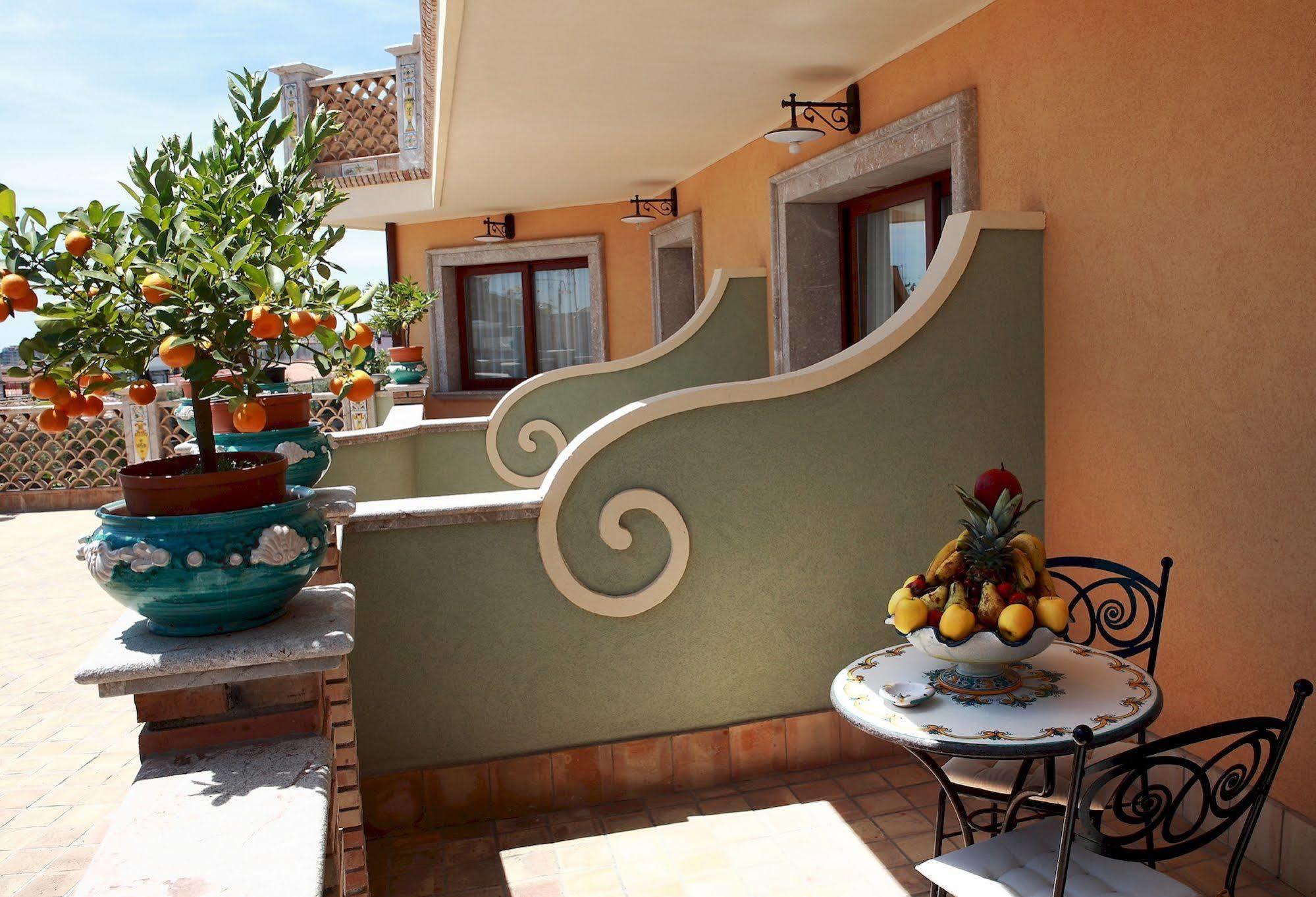 Villa Cristina Giardini Naxos Exterior photo
