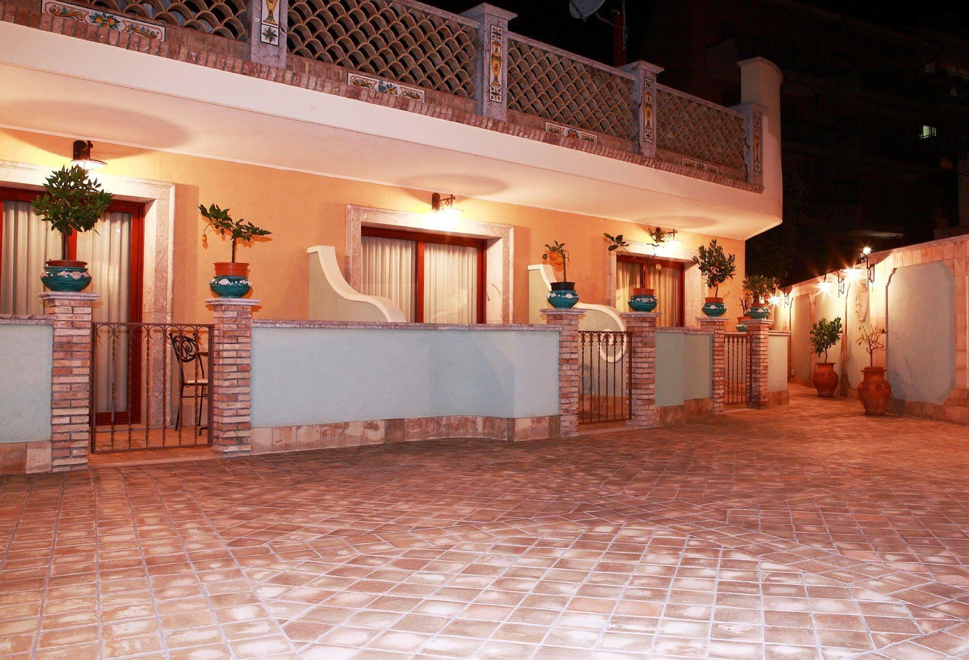 Villa Cristina Giardini Naxos Exterior photo